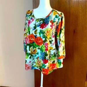 CW Classics Women’s Floral 3/4 Length Shirt.